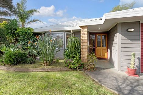 Photo of property in 34 Lochend Place, Highland Park, Auckland, 2010