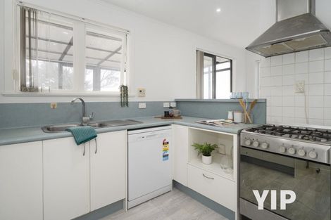 Photo of property in 10 Edgecombe Street, Newlands, Wellington, 6037