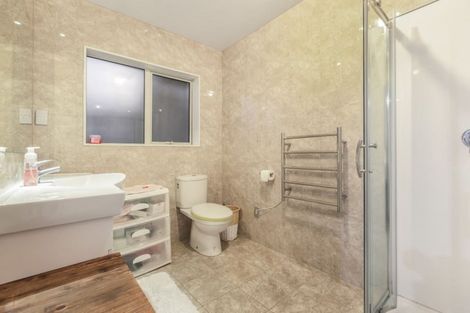 Photo of property in 8 Mcwhirters Farm Lane, Massey, Auckland, 0614