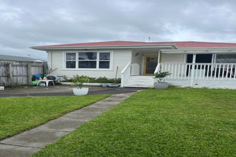 Photo of property in 8 Harry Ward Place, Henderson, Auckland, 0610