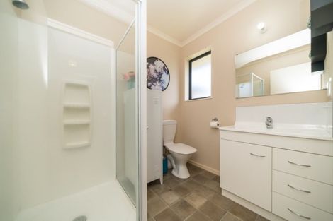 Photo of property in 53 Geneva Terrace, Kelvin Grove, Palmerston North, 4414