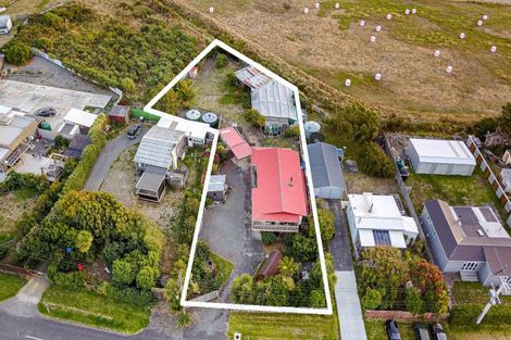 Photo of property in 1931 Parewanui Road, Parewanui, Bulls, 4894