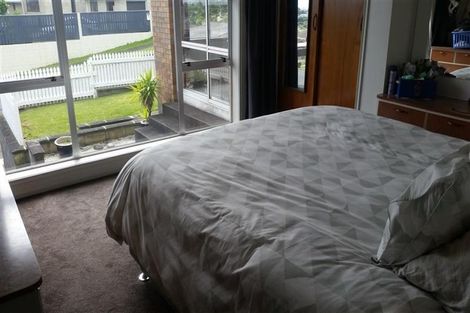 Photo of property in 16 Darwin Crescent, Spotswood, New Plymouth, 4310