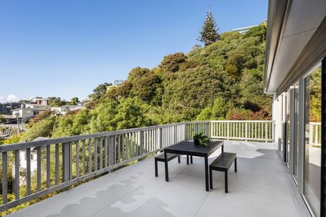 Photo of property in 32 Farnham Street, Mornington, Wellington, 6021
