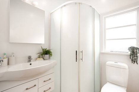 Photo of property in 1/71 Garden Road, Northland, Wellington, 6012