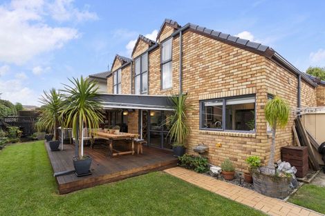 Photo of property in 2/19 Chiania Place, Somerville, Auckland, 2014