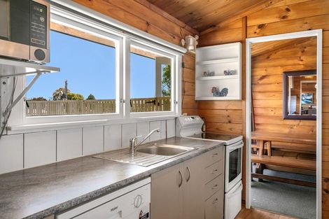 Photo of property in 33 Sunset Street, Hilltop, Taupo, 3330