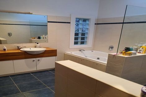 Photo of property in 63 Wadestown Road, Wadestown, Wellington, 6012