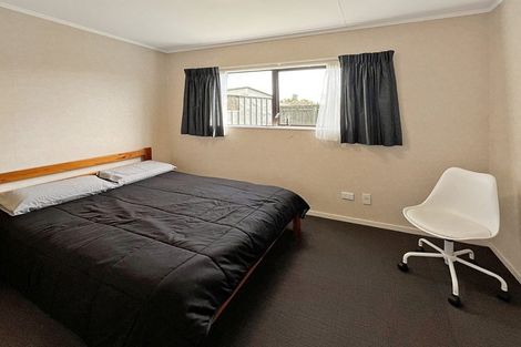 Photo of property in 26 Cumberland Place, Kelvin Grove, Palmerston North, 4414