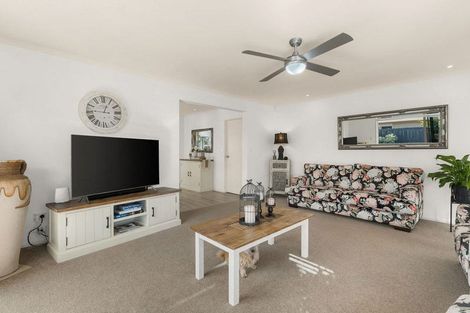 Photo of property in 4 Amery Place, Papamoa Beach, Papamoa, 3118