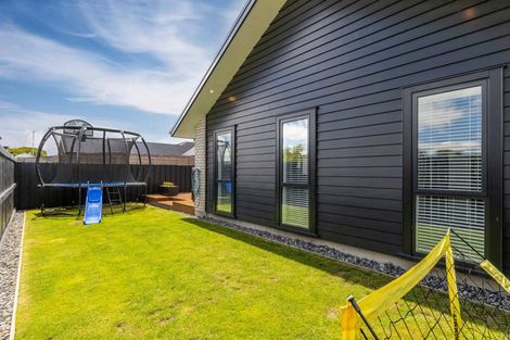 Photo of property in 3 Sarikei Avenue, Northwood, Christchurch, 8051