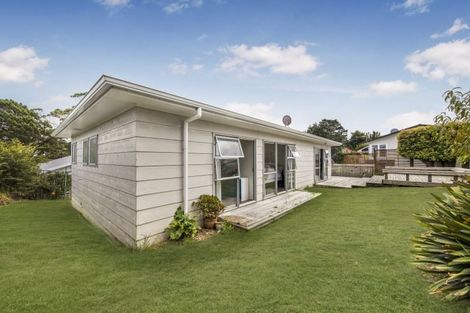 Photo of property in 23 Luckens Road, West Harbour, Auckland, 0618