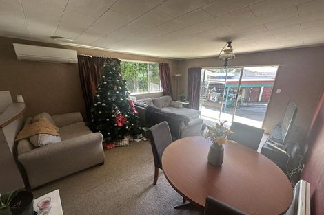 Photo of property in 1f1-a Sequoia Place, Maoribank, Upper Hutt, 5018
