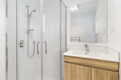 Photo of property in 13 Raupeti Lane, Henderson, 0612