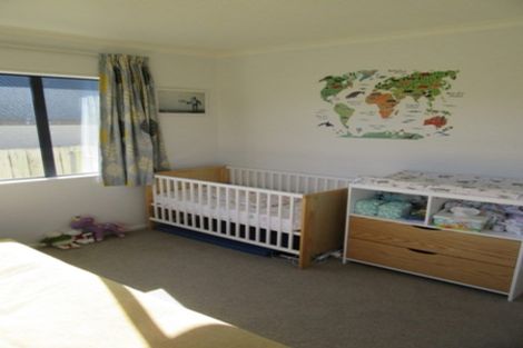 Photo of property in 87 Cypress Drive, Maungaraki, Lower Hutt, 5010