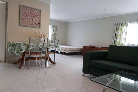 Photo of property in 40 Spence Road, Henderson, Auckland, 0612