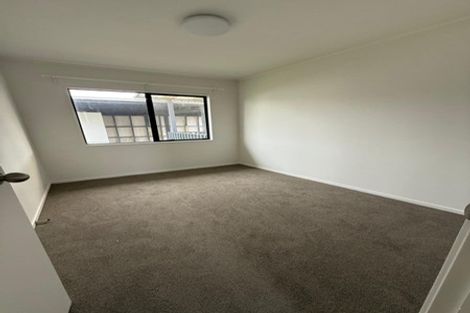 Photo of property in 2/70 Kelvin Road, Papakura, 2110