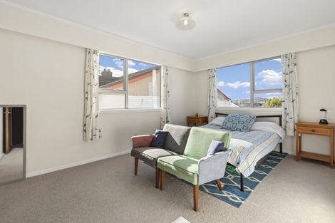 Photo of property in 115f2 Queens Drive, Lyall Bay, Wellington, 6022