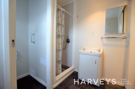 Photo of property in 6 Hiseman Lane, Henderson, Auckland, 0612