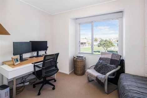 Photo of property in 20f5 Frankmoore Avenue, Johnsonville, Wellington, 6037