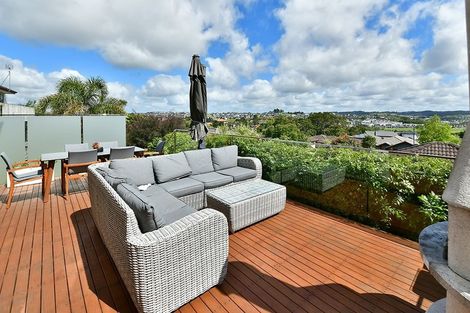 Photo of property in 9 Seagate Place, Red Beach, 0932