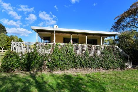 Photo of property in 1156 Peak Road, Helensville, 0875