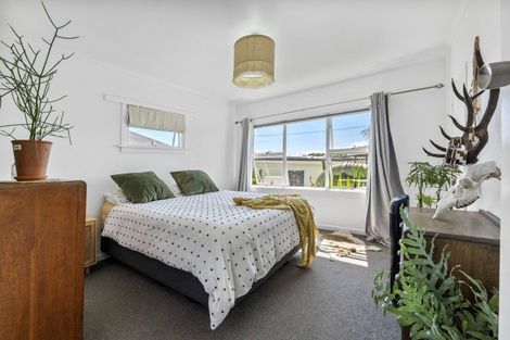 Photo of property in 16 Rosendale Avenue, Spotswood, New Plymouth, 4310