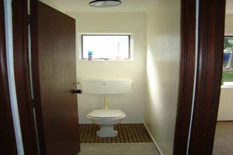 Photo of property in 2/3 Northwick Place, Hillcrest, Auckland, 0627