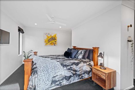 Photo of property in 39 Kendallvale Drive, Waiuku, 2123