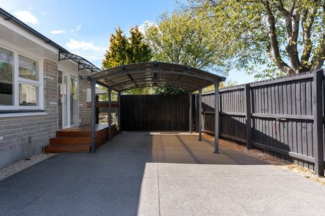 Photo of property in 4 Wadeley Road, Ilam, Christchurch, 8041