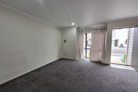 Photo of property in 10/4 Wallson Crescent, Wiri, Auckland, 2104