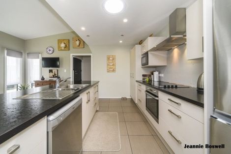 Photo of property in 5 Levi Place, Kelvin Grove, Palmerston North, 4414