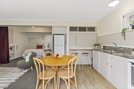 Photo of property in 18 Tawa Terrace, Tawa, Wellington, 5028