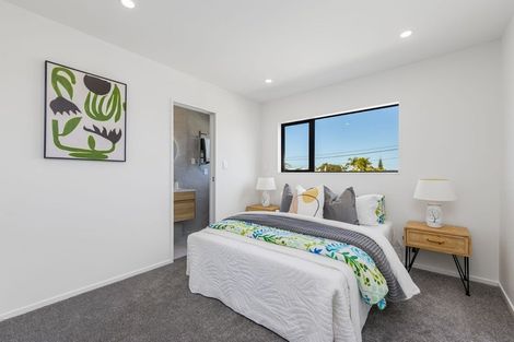 Photo of property in 13d Edgerton Road, Te Atatu Peninsula, Auckland, 0610