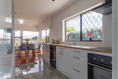Photo of property in 6 Bowen Place, St Andrews, Hamilton, 3200