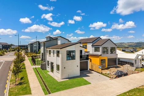 Photo of property in 14 Parkmore Drive, Rosehill, 2113