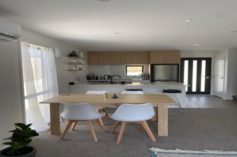 Photo of property in 1d Shamrock Lane, Te Atatu Peninsula, Auckland, 0610