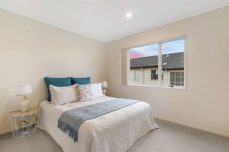 Photo of property in 16 Coachman Drive, Flat Bush, Auckland, 2016