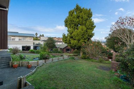 Photo of property in 16 Spencer Road, Pinehill, Auckland, 0632