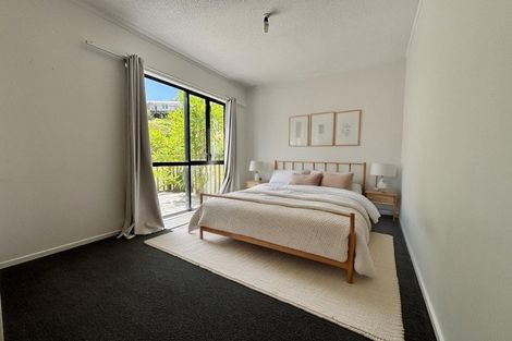 Photo of property in 18 Sunward Rise, Glenfield, Auckland, 0629