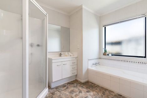 Photo of property in 11 Sarah Place, Papamoa Beach, Papamoa, 3118