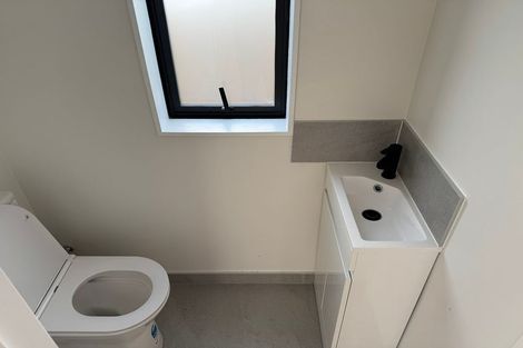 Photo of property in 4 Hughdene Place, Henderson, Auckland, 0610