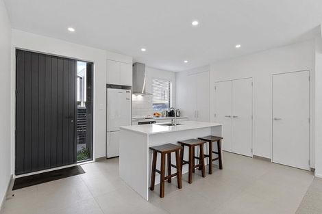 Photo of property in 25/82 East Coast Road, Milford, Auckland, 0620