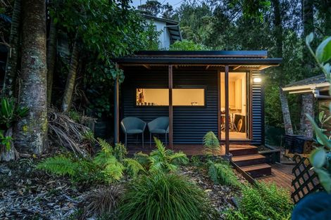 Photo of property in 2 Hiwihau Place, Glenfield, Auckland, 0629