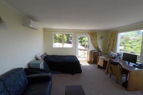 Photo of property in 43 Harbour View Road, Northland, Wellington, 6012
