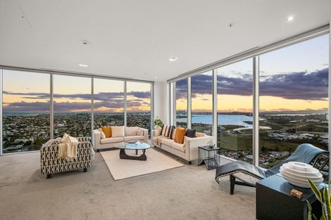 Photo of property in Sentinel Apartments, 2703/3 Northcroft Street, Takapuna, Auckland, 0622