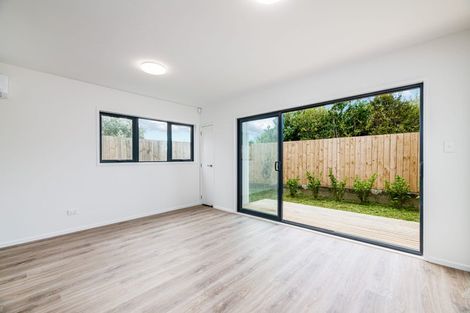 Photo of property in 43b/4 Waimumu Road, Massey, Auckland, 0614