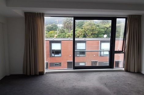 Photo of property in Nouvo Apartments, 3i/21 Rugby Street, Mount Cook, Wellington, 6021