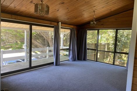 Photo of property in 1 Fitzpatrick Street, Newlands, Wellington, 6037