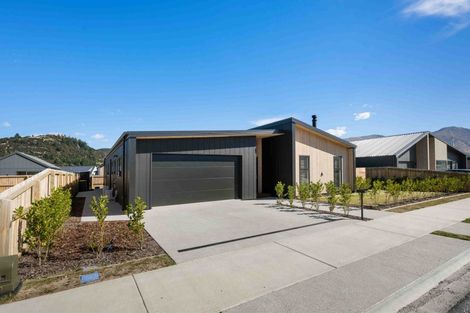 Photo of property in 6 Moonstone Street, Albert Town, Wanaka, 9305